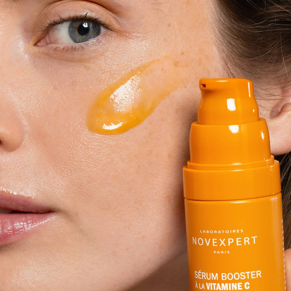 مجموعة نوفإكسبيرت لإشراقة ونضارة البشرة بفيتامين C (مع حقيبة أنيقة مجاناً)..Novexpert Vitamin C Radiant Glow Set with Travel Pouch