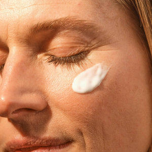 كريم نوفإكسبيرت "لايت كريم" بفيتامين C للإشراقة والنضارة - طبيعي 100%Novexpert The Vitamin C Light Cream - Radiance & Anti-Aging Care)